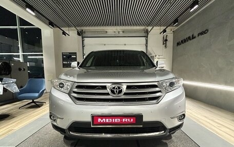 Toyota Highlander III, 2012 год, 2 199 000 рублей, 1 фотография