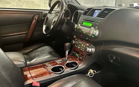 Toyota Highlander III, 2012 год, 2 199 000 рублей, 26 фотография