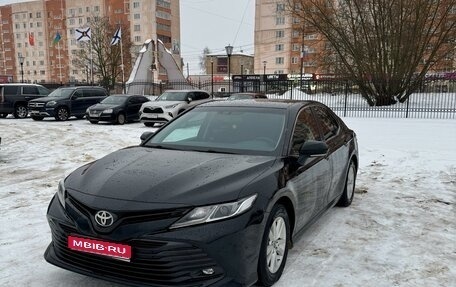 Toyota Camry, 2019 год, 2 450 000 рублей, 1 фотография