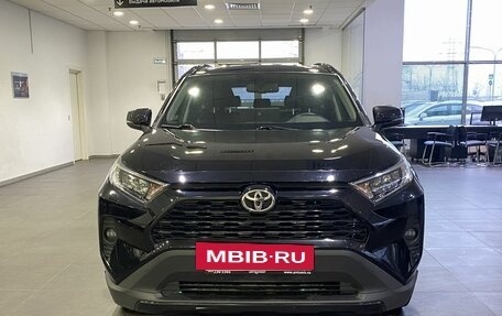 Toyota RAV4, 2021 год, 3 999 000 рублей, 2 фотография