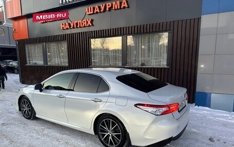 Toyota Camry, 2021 год, 4 000 000 рублей, 2 фотография