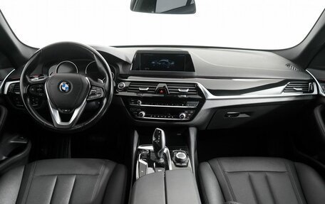 BMW 5 серия, 2018 год, 3 540 000 рублей, 15 фотография