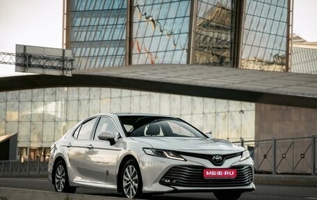 Toyota Camry, 2018 год, 2 850 000 рублей, 1 фотография