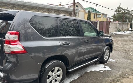 Toyota Land Cruiser Prado 150 рестайлинг 2, 2015 год, 2 400 000 рублей, 2 фотография