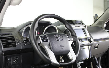 Toyota Land Cruiser Prado 150 рестайлинг 2, 2013 год, 3 250 000 рублей, 6 фотография