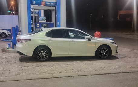 Toyota Camry, 2021 год, 3 500 000 рублей, 2 фотография