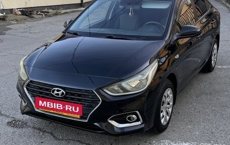 Hyundai Solaris II рестайлинг, 2018 год, 1 400 000 рублей, 3 фотография