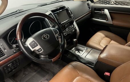 Toyota Land Cruiser 200, 2014 год, 3 990 000 рублей, 10 фотография