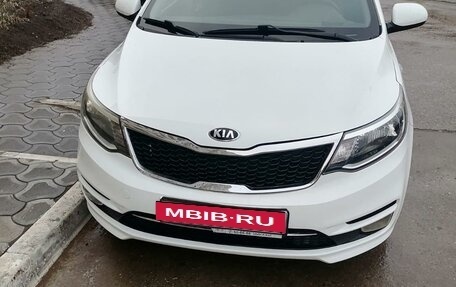 KIA Rio III рестайлинг, 2016 год, 1 000 000 рублей, 2 фотография