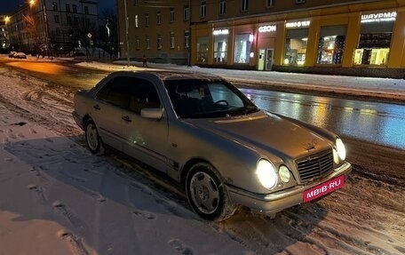 Mercedes-Benz E-Класс, 1998 год, 420 000 рублей, 2 фотография