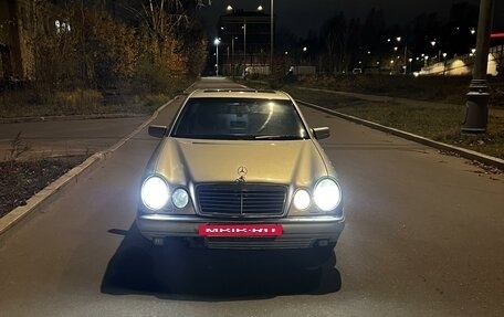 Mercedes-Benz E-Класс, 1998 год, 420 000 рублей, 4 фотография