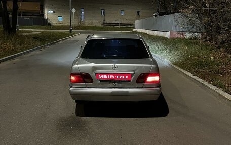 Mercedes-Benz E-Класс, 1998 год, 420 000 рублей, 6 фотография