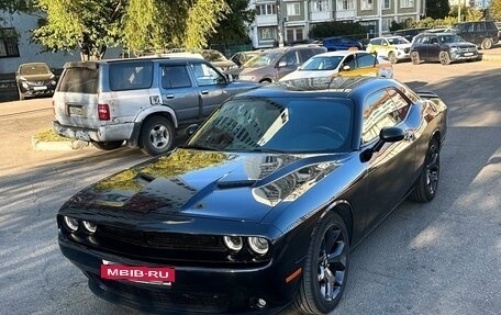 Dodge Challenger III рестайлинг 2, 2020 год, 4 700 000 рублей, 4 фотография