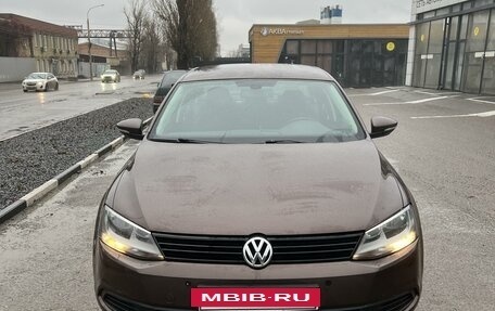 Volkswagen Jetta VI, 2014 год, 1 250 000 рублей, 2 фотография