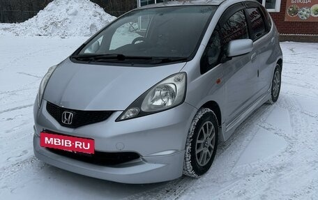 Honda Fit III, 2008 год, 715 000 рублей, 2 фотография