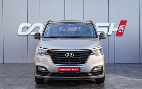 Hyundai Grand Starex Grand Starex I рестайлинг 2, 2018 год, 3 230 000 рублей, 3 фотография