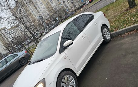 Volkswagen Polo VI (EU Market), 2012 год, 600 000 рублей, 2 фотография