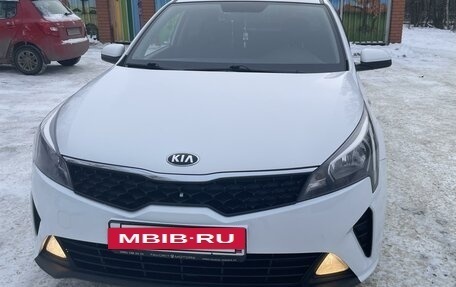 KIA Rio IV, 2021 год, 1 600 000 рублей, 2 фотография