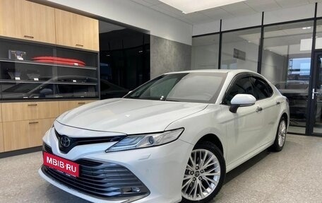 Toyota Camry, 2018 год, 2 850 000 рублей, 1 фотография