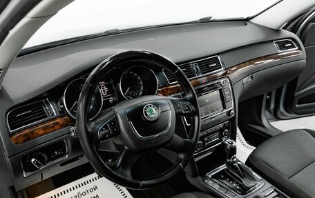 Skoda Superb III рестайлинг, 2013 год, 1 055 000 рублей, 9 фотография