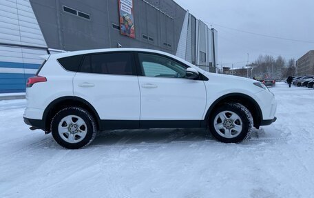 Toyota RAV4, 2018 год, 2 400 001 рублей, 3 фотография