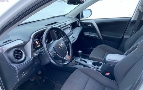 Toyota RAV4, 2018 год, 2 400 001 рублей, 14 фотография