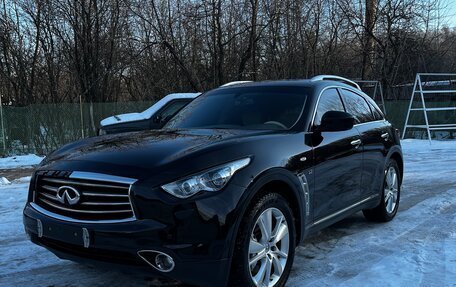 Infiniti QX70, 2014 год, 2 400 000 рублей, 2 фотография