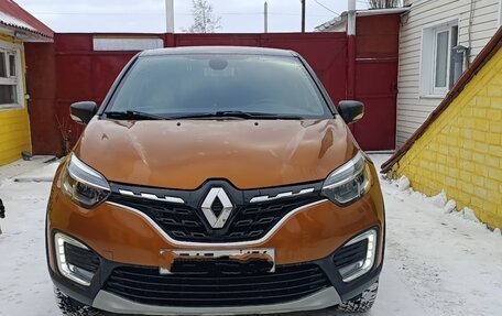 Renault Kaptur I рестайлинг, 2021 год, 1 995 000 рублей, 2 фотография