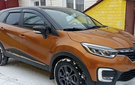 Renault Kaptur I рестайлинг, 2021 год, 1 995 000 рублей, 3 фотография