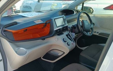 Toyota Sienta II, 2016 год, 1 600 000 рублей, 39 фотография