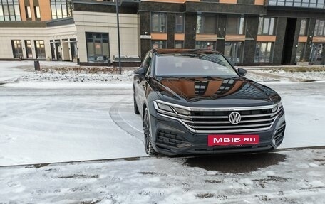 Volkswagen Touareg III, 2018 год, 5 350 000 рублей, 3 фотография