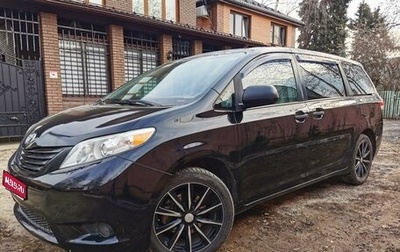 Toyota Sienna III, 2010 год, 1 895 000 рублей, 1 фотография