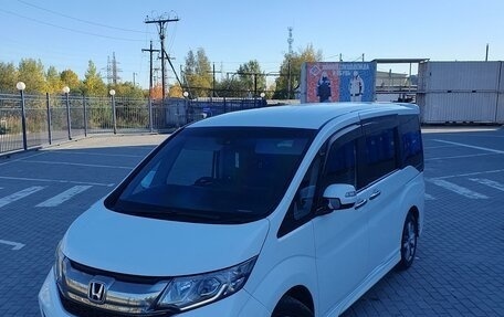 Honda Stepwgn IV, 2015 год, 2 100 000 рублей, 2 фотография