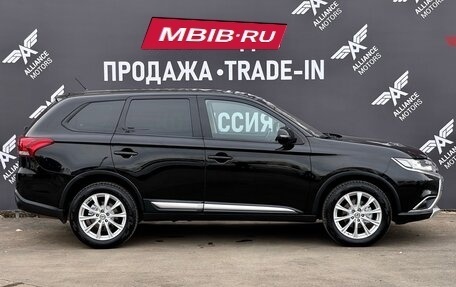 Mitsubishi Outlander III рестайлинг 3, 2015 год, 1 685 000 рублей, 8 фотография