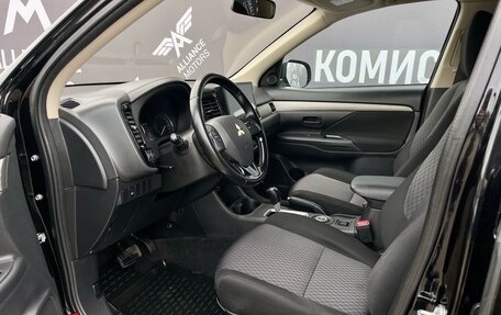 Mitsubishi Outlander III рестайлинг 3, 2015 год, 1 685 000 рублей, 15 фотография