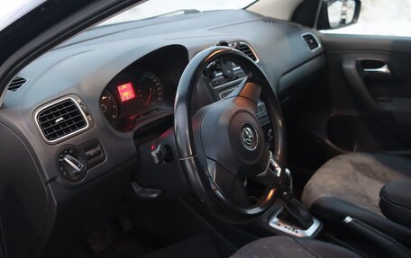 Volkswagen Polo VI (EU Market), 2013 год, 1 200 000 рублей, 10 фотография