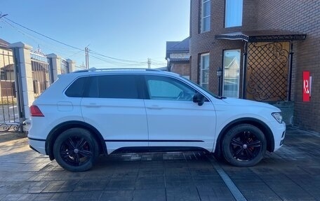 Volkswagen Tiguan II, 2017 год, 1 755 000 рублей, 2 фотография