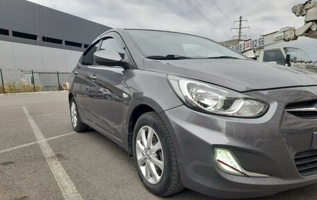 Hyundai Solaris II рестайлинг, 2012 год, 865 000 рублей, 1 фотография