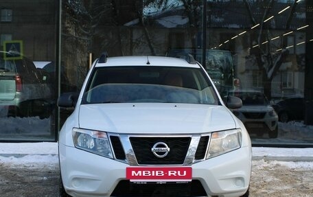 Nissan Terrano III, 2015 год, 1 090 000 рублей, 2 фотография