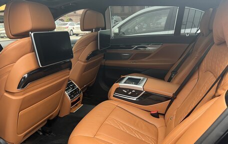 BMW 7 серия, 2018 год, 5 555 555 рублей, 8 фотография