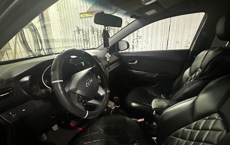 KIA Rio III рестайлинг, 2013 год, 1 000 000 рублей, 5 фотография