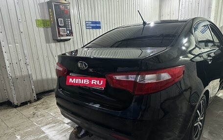 KIA Rio III рестайлинг, 2013 год, 1 000 000 рублей, 3 фотография