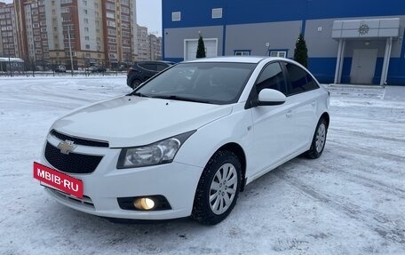 Chevrolet Cruze II, 2011 год, 985 000 рублей, 3 фотография