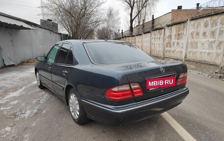 Mercedes-Benz E-Класс, 1999 год, 775 000 рублей, 3 фотография