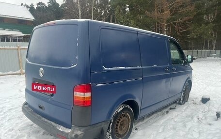 Volkswagen Transporter T5 рестайлинг, 2005 год, 1 050 000 рублей, 18 фотография