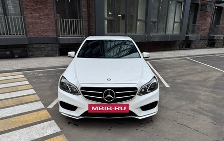 Mercedes-Benz E-Класс, 2013 год, 2 200 000 рублей, 2 фотография