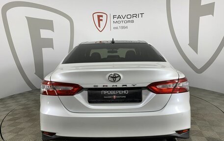 Toyota Camry, 2020 год, 2 850 000 рублей, 3 фотография