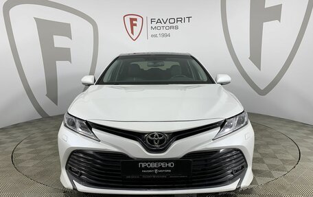 Toyota Camry, 2020 год, 2 850 000 рублей, 2 фотография