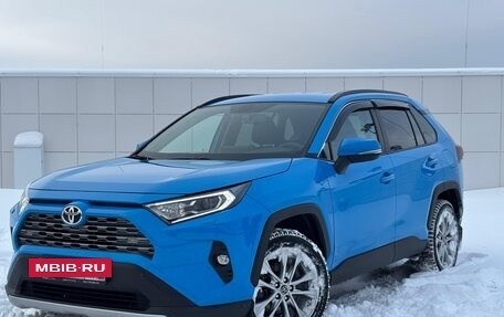 Toyota RAV4, 2021 год, 3 470 000 рублей, 2 фотография