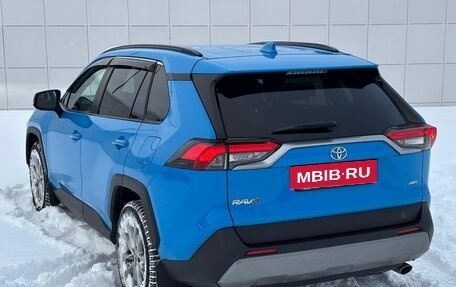 Toyota RAV4, 2021 год, 3 470 000 рублей, 7 фотография